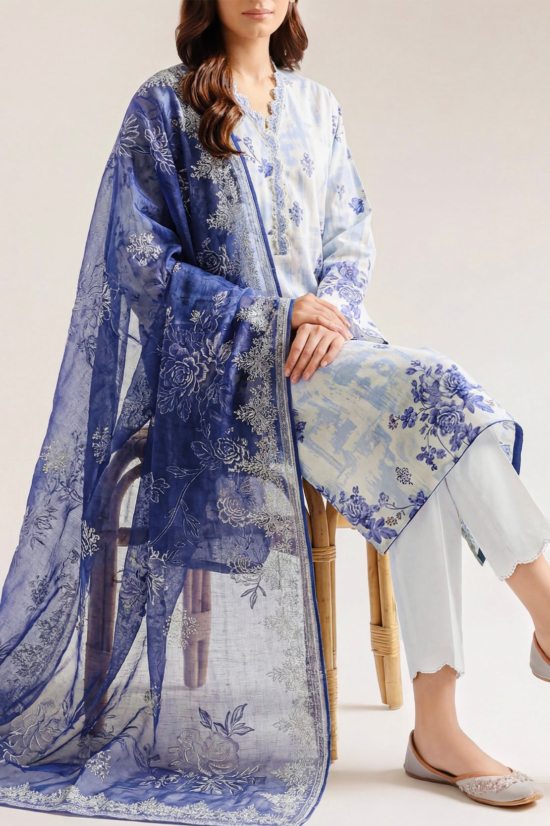 unstitched printed lawn 3 piece